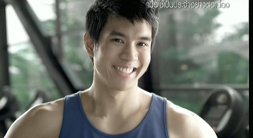 /พระเอก โฆษณายาสีฟัน ล่ำมาก/