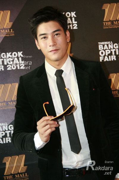 ดาราชายในฝันของใครหลายคน 18