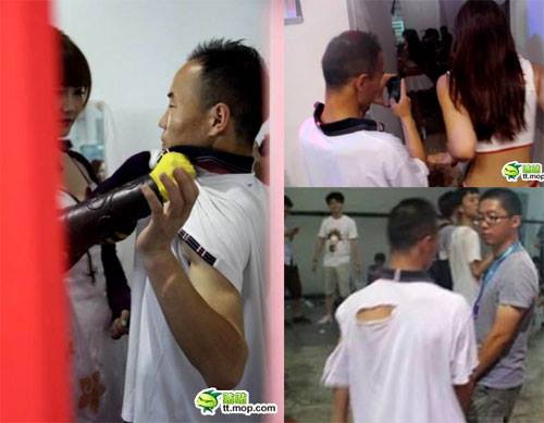 พริตตี้จีนฉุนจัด กระชากเสื้อหนุ่มหื่น ตามถ่ายรูปถึงห้องแต่งตัว