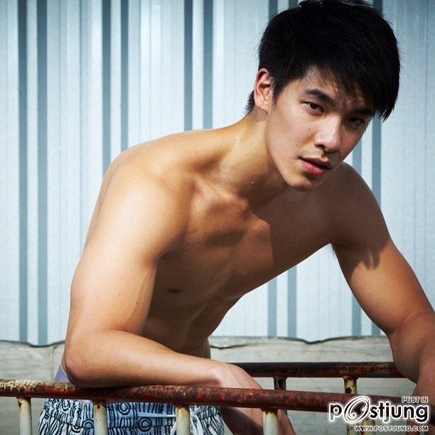 น้องเอิร์น จิรวัฒน์ หุ่นดีมาก!!