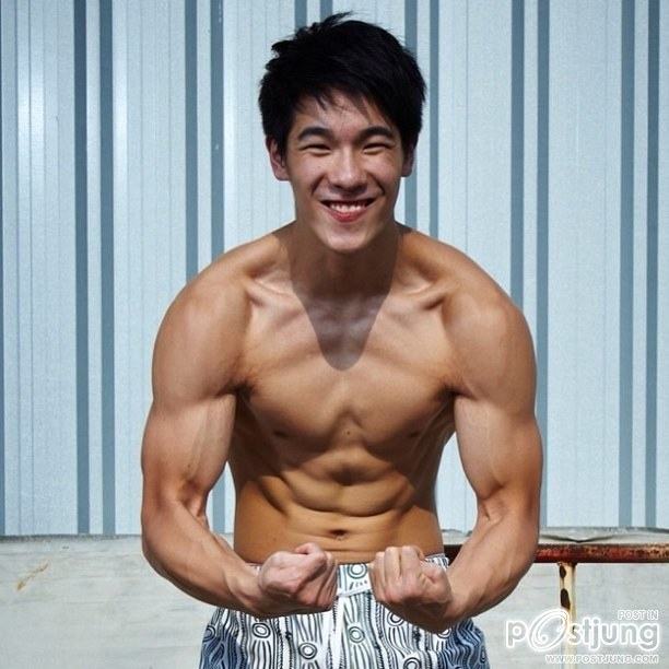น้องเอิร์น จิรวัฒน์ หุ่นดีมาก!!