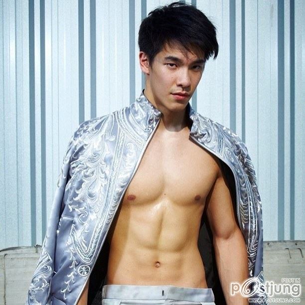 น้องเอิร์น จิรวัฒน์ หุ่นดีมาก!!
