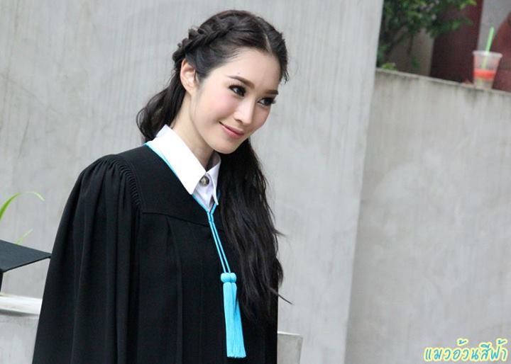ฉัตร รับปริญญา