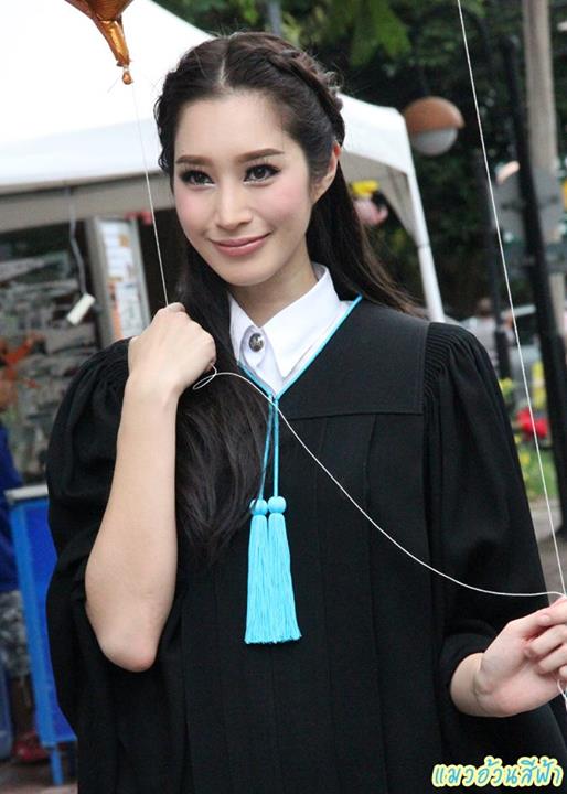 ฉัตร รับปริญญา
