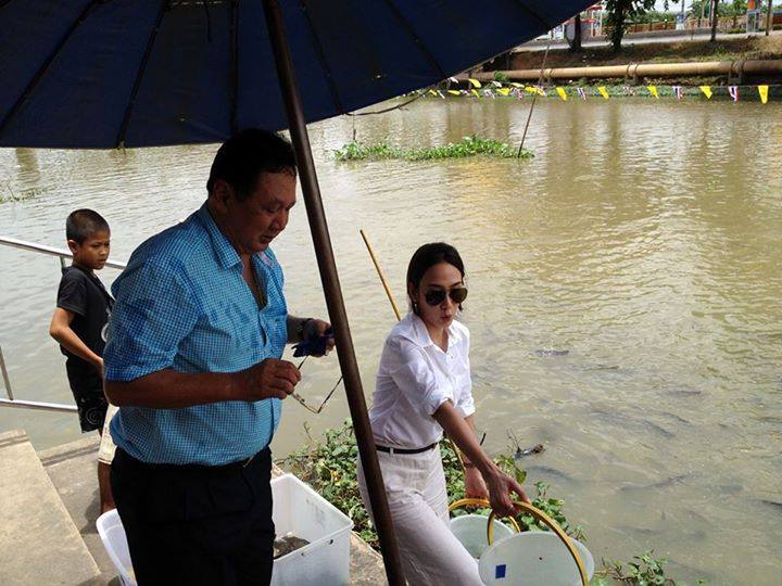 พี่อั้ม พัชราภา ทำบุญเนื่องในวันคล้ายวันเกิด คุณพ่อ สวย หน้าเด็ก น่ารักมากก