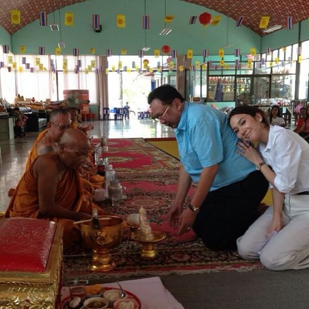 พี่อั้ม พัชราภา ทำบุญเนื่องในวันคล้ายวันเกิด คุณพ่อ สวย หน้าเด็ก น่ารักมากก