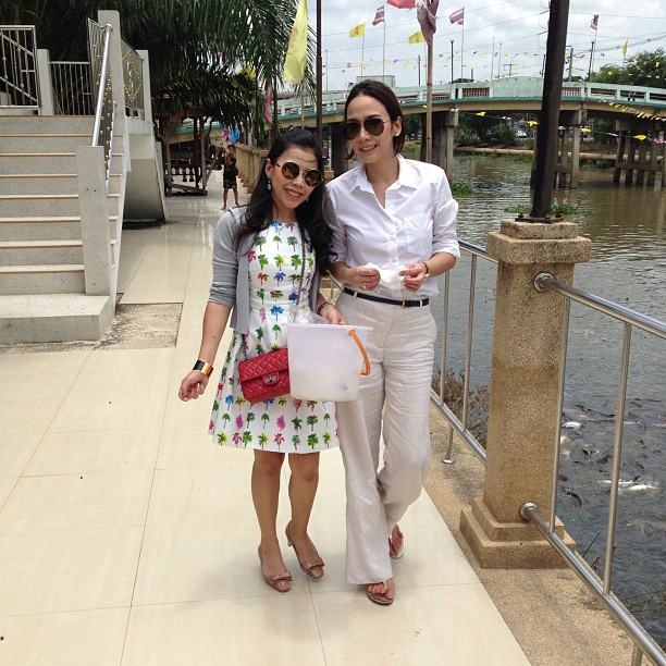 พี่อั้ม พัชราภา ทำบุญเนื่องในวันคล้ายวันเกิด คุณพ่อ สวย หน้าเด็ก น่ารักมากก