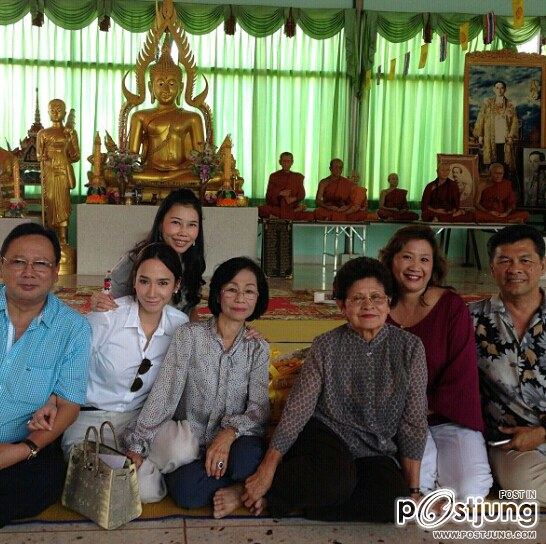 รวมภาพต่างๆ ของนางเอก ซุปเปอร์สตาร์ เบอร์หนึ่งของเมืองไทย อั้ม พัชราภา ในวันเกิดคุณพ่อของอั้ม