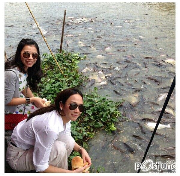 รวมภาพต่างๆ ของนางเอก ซุปเปอร์สตาร์ เบอร์หนึ่งของเมืองไทย อั้ม พัชราภา ในวันเกิดคุณพ่อของอั้ม