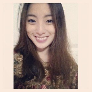 เอ๋อ สาวสวยหน้าใสรั้วศิลปากร