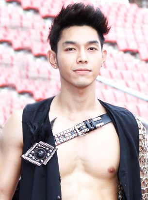 ดาราชายในฝันของใครหลายคน 27