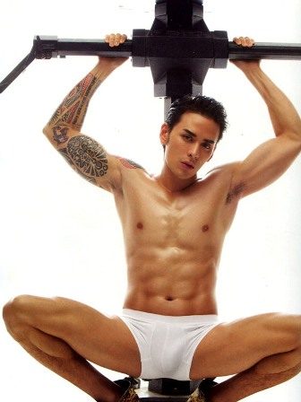 ดาราชายในฝันของใครหลายคน 30