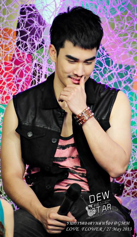 ดาราชายในฝันของใครหลายคน 31