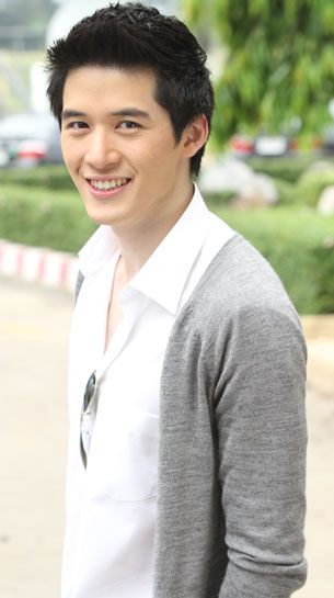 ดาราชายในฝันของใครหลายคน 33