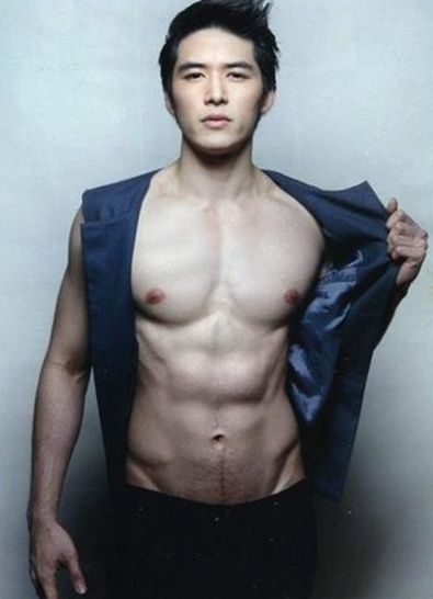 ดาราชายในฝันของใครหลายคน 33