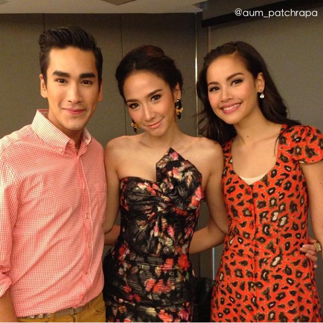 งานล่าสุดวันนี้ ...........ซุปเปอร์สตาร์อันดับ 1 ของสยามประเทศ อั้ม พัชราภา ปะทะ  รเดชน์ และ ญาญ่า