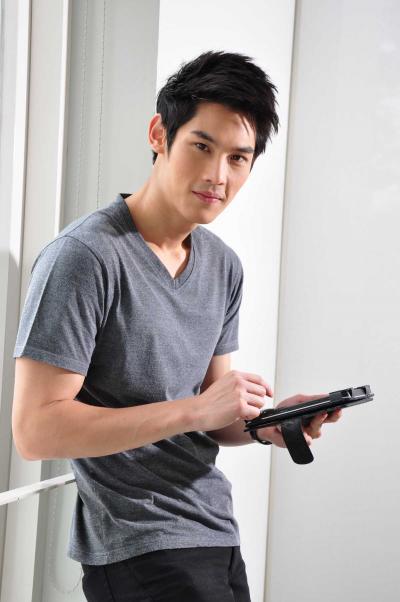 ดาราชายในฝันของใครหลายคน 34