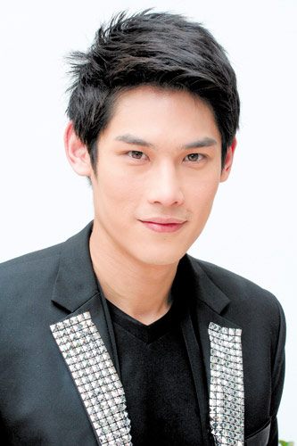ดาราชายในฝันของใครหลายคน 34