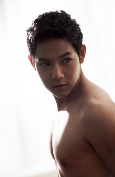 ส่องประวัติ เดือน ABAC หล่อ ตี๋ เท่