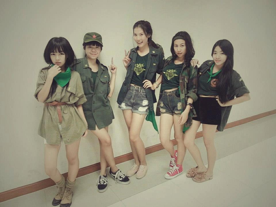 รวมภาพความแซ่บของเอมมี่ เดวา