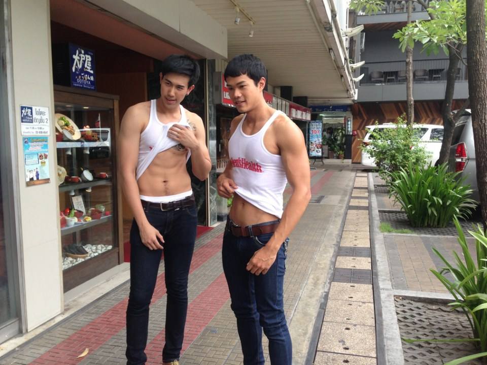 รูปหล่อกล้ามหย่ายยยใครสักคน 10 คนนี้เลือกใครดี??