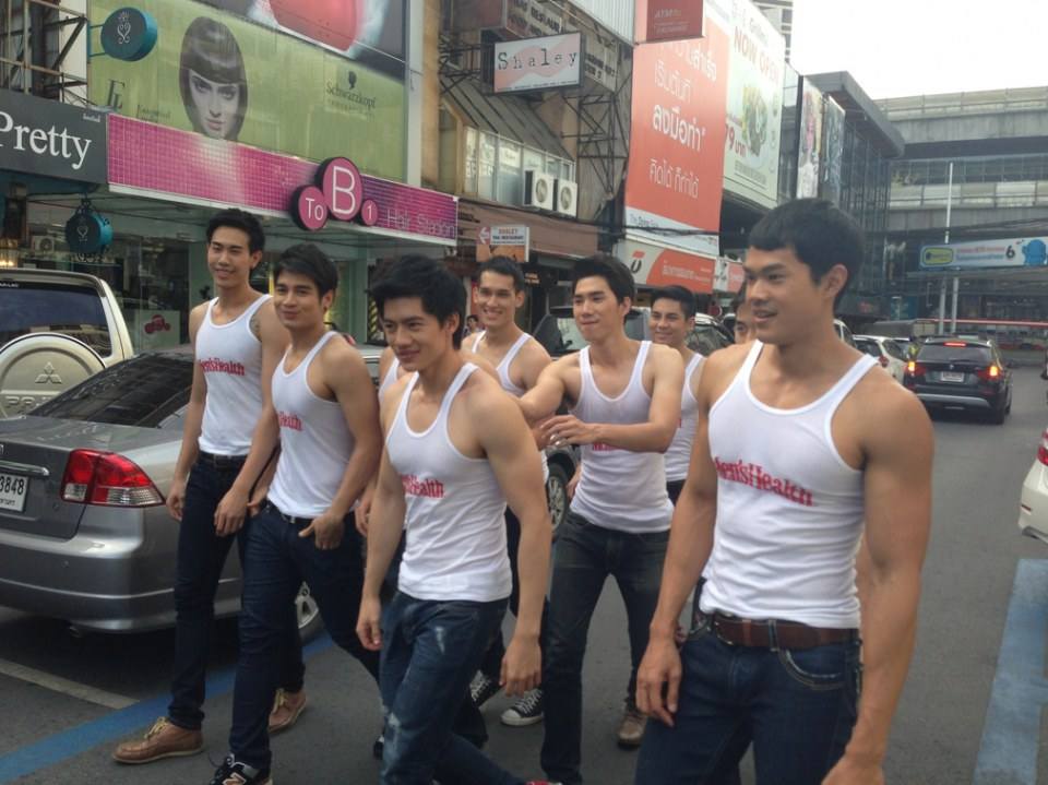 รูปหล่อกล้ามหย่ายยยใครสักคน 10 คนนี้เลือกใครดี??