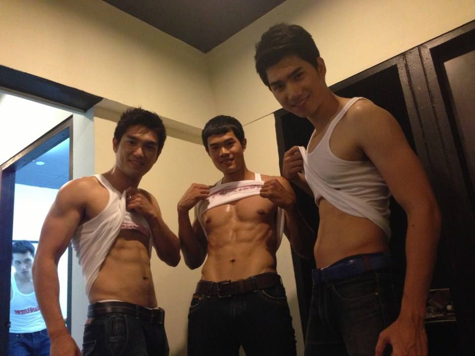 รูปหล่อกล้ามหย่ายยยใครสักคน 10 คนนี้เลือกใครดี??