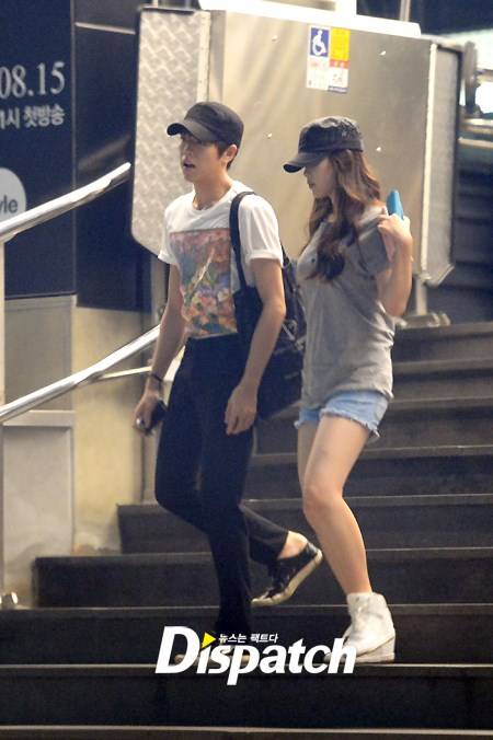แอบถ่าย ไอยู อีฮยอนอู แอบไปดูหนังกลางดึกตามลำพัง