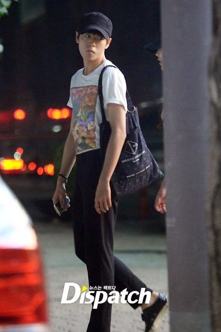 แอบถ่าย ไอยู อีฮยอนอู แอบไปดูหนังกลางดึกตามลำพัง