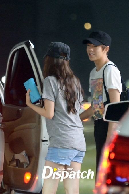 แอบถ่าย ไอยู อีฮยอนอู แอบไปดูหนังกลางดึกตามลำพัง