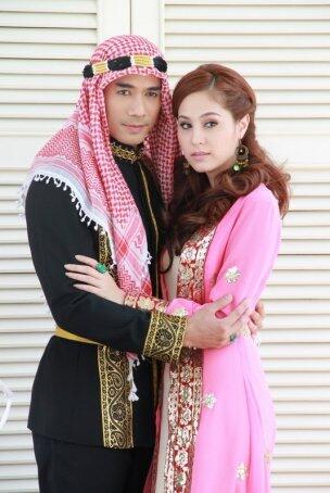 ขวัญ อุษามณี มีหนุ่มหล่อนำดอกไม้มาให้ ติดตามดูคืนนี้ในละคร ฟ้าจรดทราย