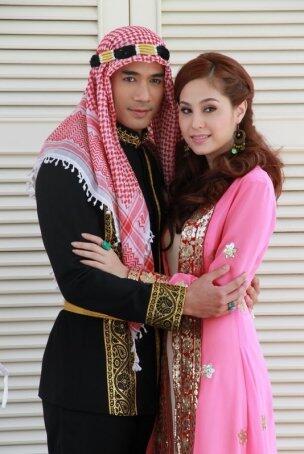 ขวัญ อุษามณี มีหนุ่มหล่อนำดอกไม้มาให้ ติดตามดูคืนนี้ในละคร ฟ้าจรดทราย