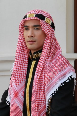 พระเอกละครฟอร์มยักษ์ 'ฟ้าจรดทราย' ตุ้ย ธีรภัทร 'ชารีฟ'