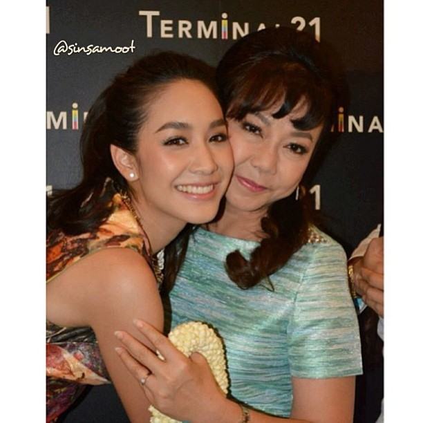 ความน่ารักของแม่ลูกดารา รับวันแม่ 2556