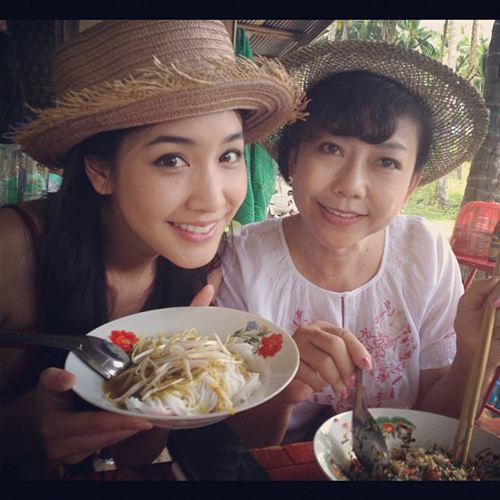 ความน่ารักของแม่ลูกดารา รับวันแม่ 2556