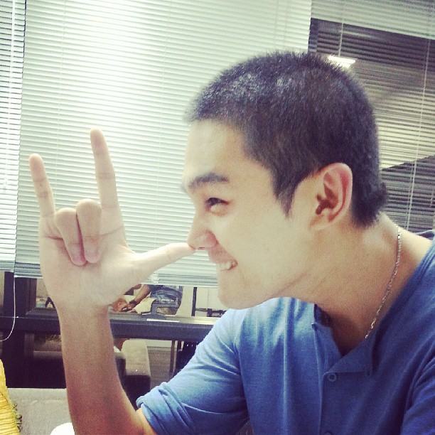 ท่าบอกรักแบบเจนี่--ระบาดไปทั่วแล้ว--------
