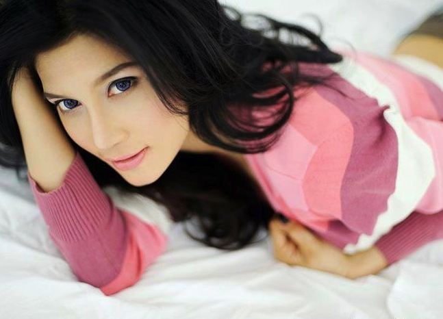 บีรียา​ ดาราเขมรหน้าใหม่สวยน่ารัก