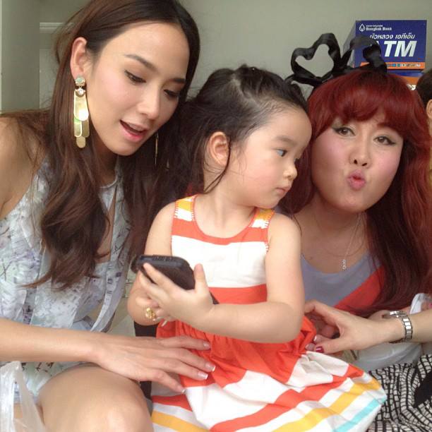คลิปพี่อั้ม พัชราภากับ น้องณดา น่ารักมากมาย