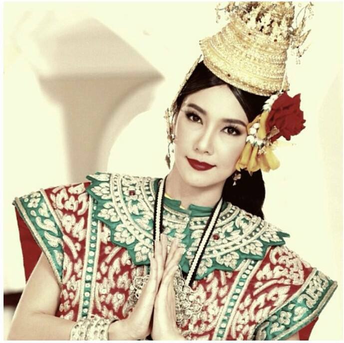คุณลำยอง ทองเนื้อเก้า