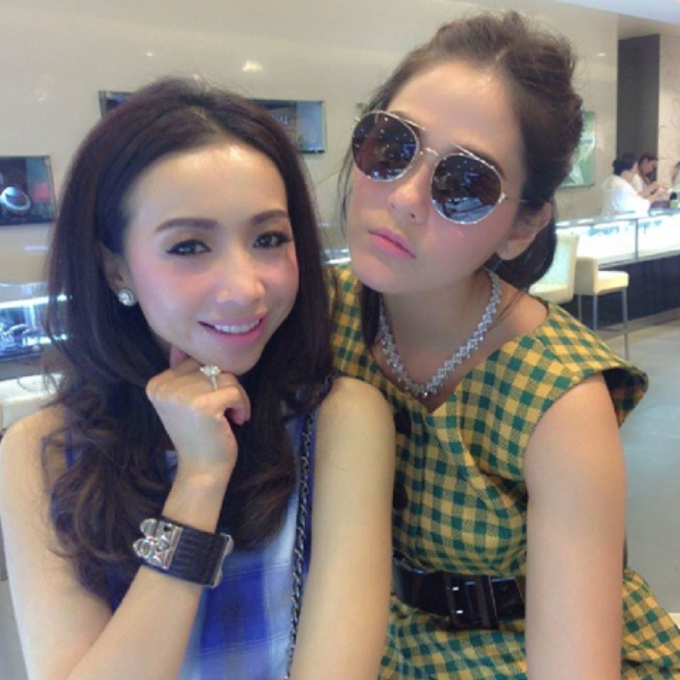 ชมพู่ อารยา แฟชั่นนิสต้าสุดฮอตของเมืองไทย