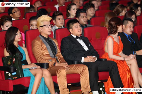 ดาราเขมรที่ได้รับแชมป์ประจำปี 2013