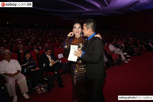 ดาราเขมรที่ได้รับแชมป์ประจำปี 2013