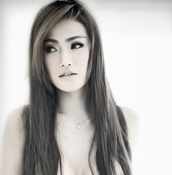 อึ๋ม อวบ ขาว