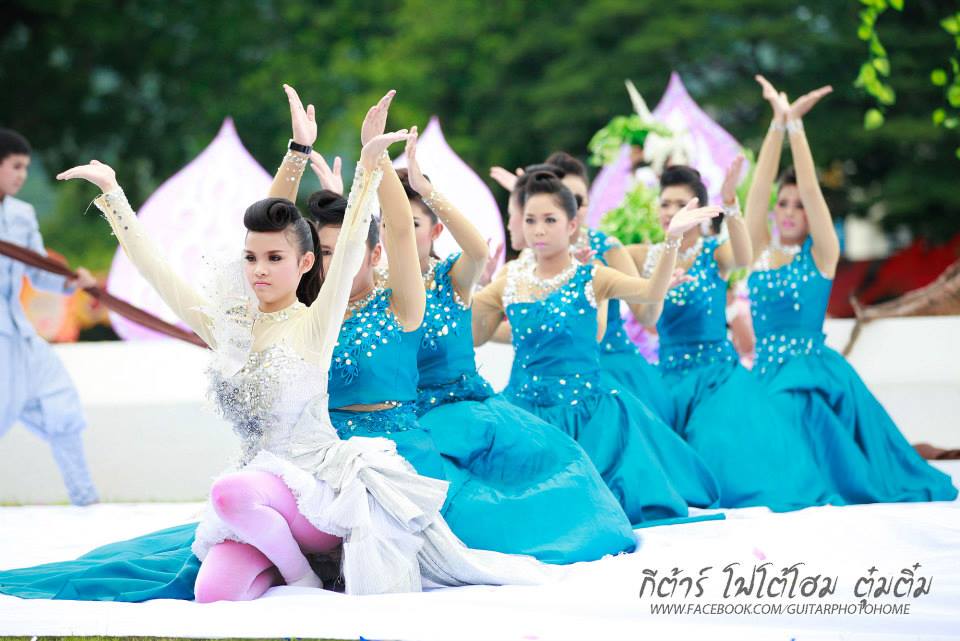 กีฬาสี รร.วิสุทธรังษี จ.กาญจนบุรี ยิ่งใหญ่อลังการงานสร้างจัดเต็มสุดๆ