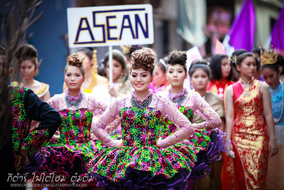 กีฬาสี รร.วิสุทธรังษี จ.กาญจนบุรี ยิ่งใหญ่อลังการงานสร้างจัดเต็มสุดๆ