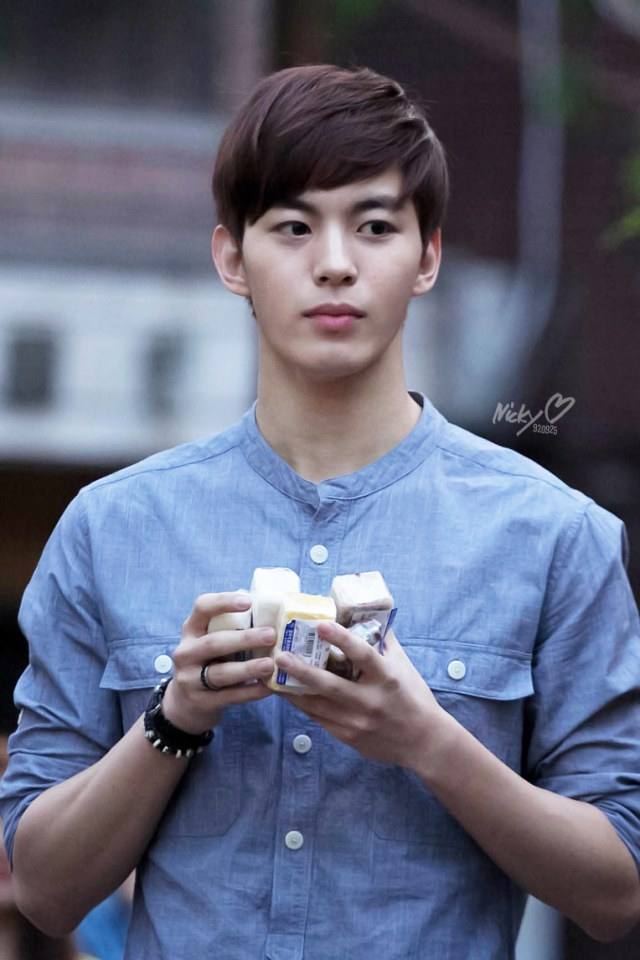 ที่ใช่ไหม!!ที่เรียกว่า เทพบุตร สุดหล่อออ....!!!!!!!!! VIXX