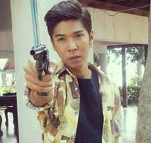 ผู้ชายอะไร ไม่รู้ ถอดแว่น แล้ว หล่อเวอร์ กริ๊ดดดดด