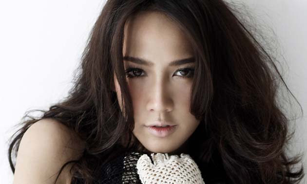 อั้ม พัชราภา ไชยเชื้อ : สวยเริ่ด ไม่เชิด และ ไม่โสด
