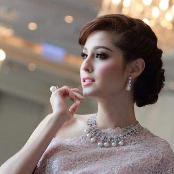 ภาพเบื้องหลังแฟชั่นของสาวขวัญ อุษามณี จากนิตยสาร I Do