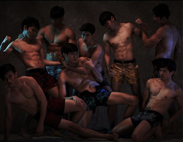 8หนุ่มเอเชีย